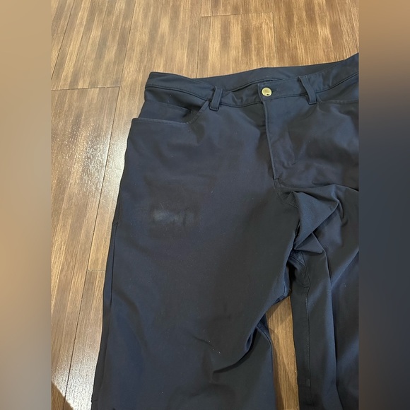 Lululemon ABC Pant Classic *34"
Melanite
M5426S Warpstreme
Size 32 - Picture 3 of 10